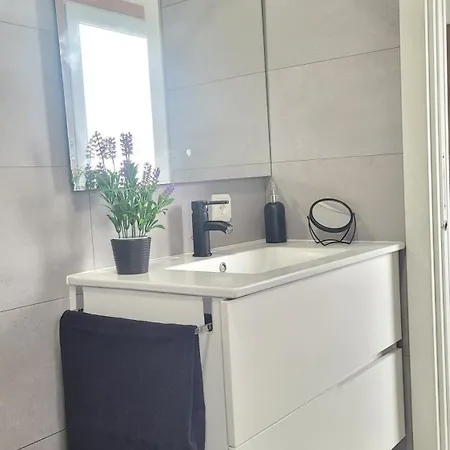 Besbello - Estudio سانتياغو دي كومبوستيلا