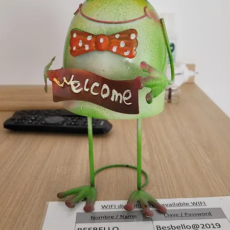 Besbello - Estudio * سانتياغو دي كومبوستيلا